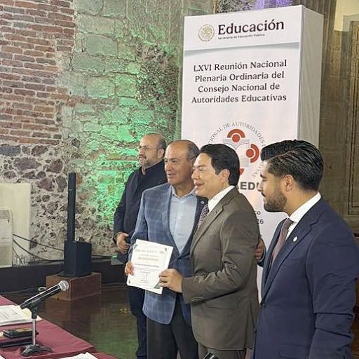 Hidalgo participa en reunión nacional de autoridades educativas